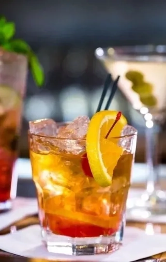 Акция 3 коктейля по цене 2 !